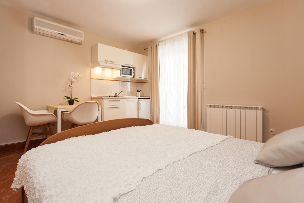 Apartments Alice Rovinj Exterior photo